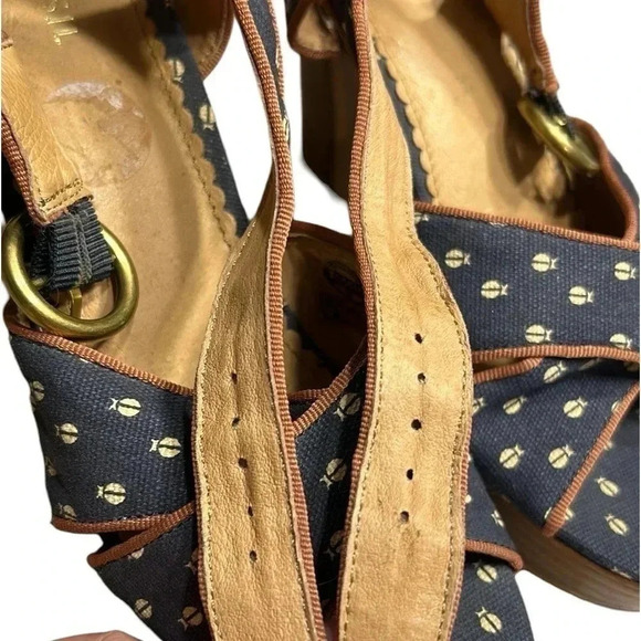 Fossil blue with ivory lady bugs , open toe,canvas heel , strappy, block heel 4” - Picture 11 of 13